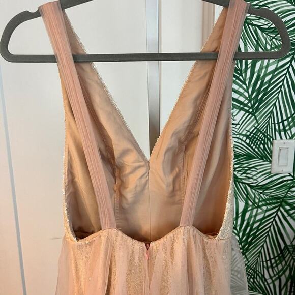 Fame and Partners Blush Pink Sequin and Tulle Open Back Gown Size 4 - Picture 6 of 12